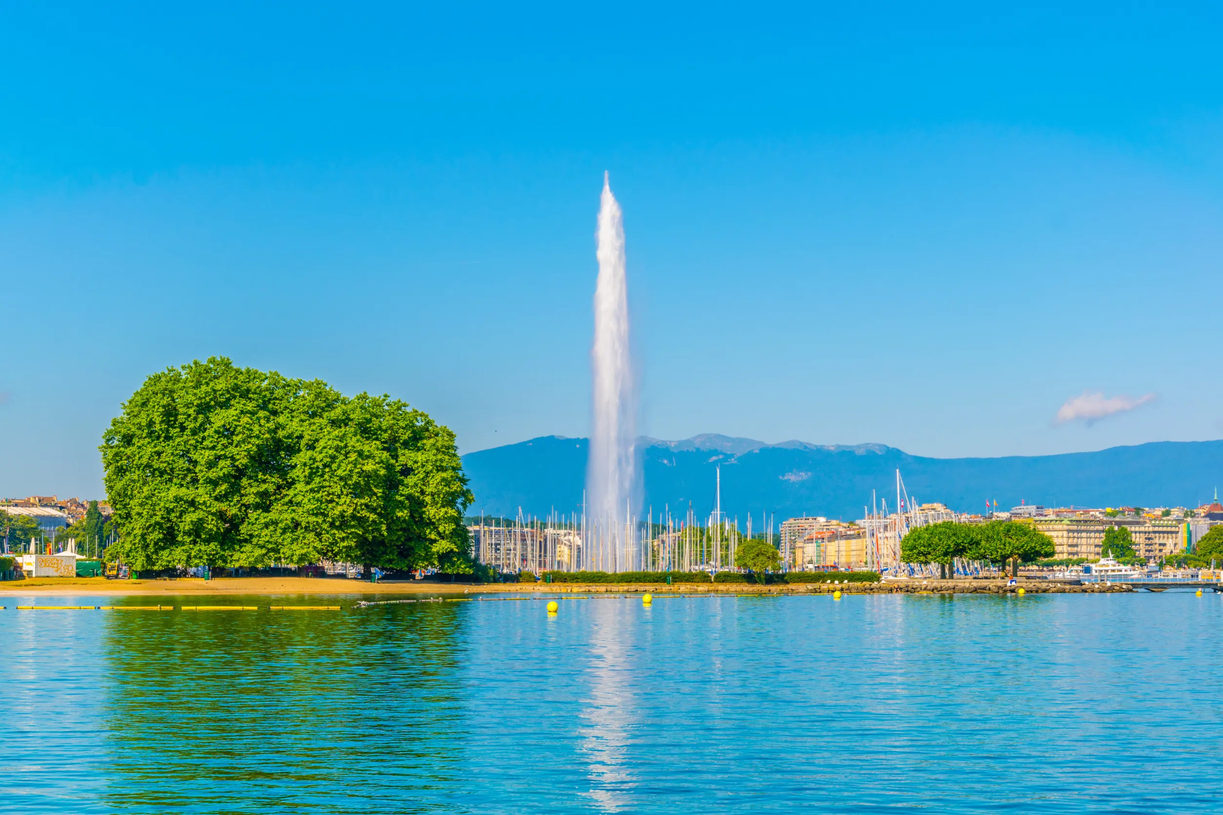 Fontaine Jet d'eau dans la ville suisse de Genève