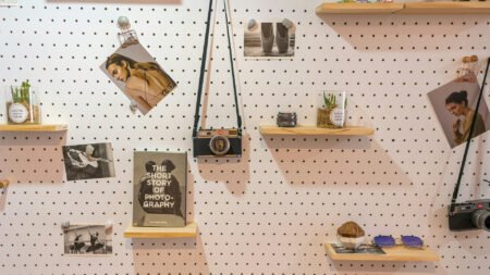 Optimisez votre espace avec des solutions de rangement mural innovantes ! solution de rangement mural