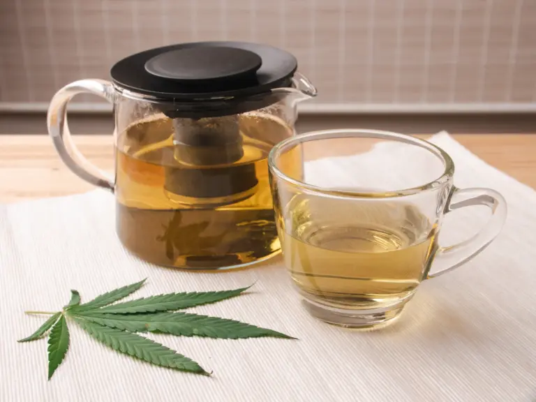 infusions CBD dans un bocal