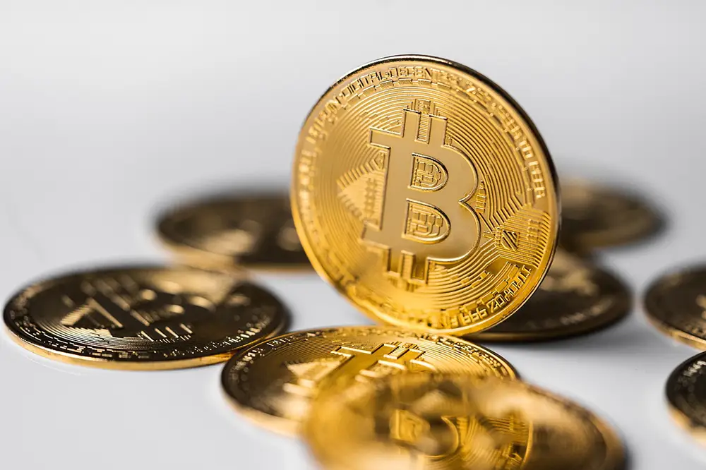 pièce de bitcoin, cryptomonnaie