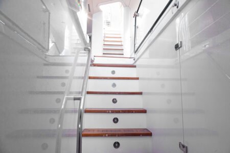 Nez de marche antidérapant : une solution efficace contre les chutes en extérieur