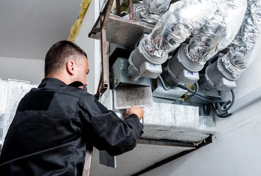 Nettoyage régulier des conduits de ventilation par un spécialiste