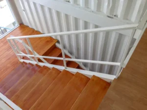 Étapes de fabrication d’un escalier en bois sur mesure bel escalier en bois dans maison moderne