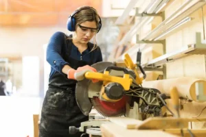 Menuiserie sur mesure : pourquoi opter pour des meubles personnalisés ? menuiserie artisanale sur mesure