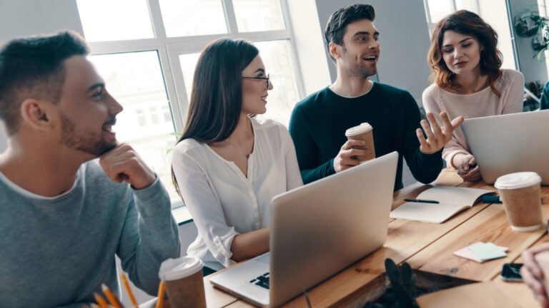 Avantages salariaux : stratégies efficaces pour motiver vos équipes toute l’année